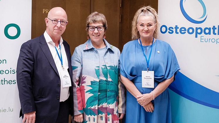 Jean Bofferding (Ordförande för Association Luxembourgeoise des Ostéopathes (ALDO), Madame Martine Deprez (Luxemburgs hälsominister), Hanna Tómasdóttir (President för Osteopathy Europe). 
