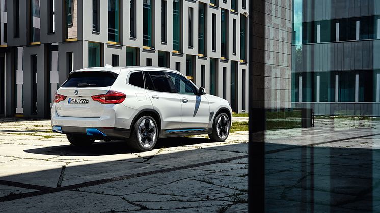 BMW iX3