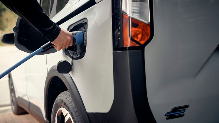 2023 FORD E-Tourneo Courier Active (9)