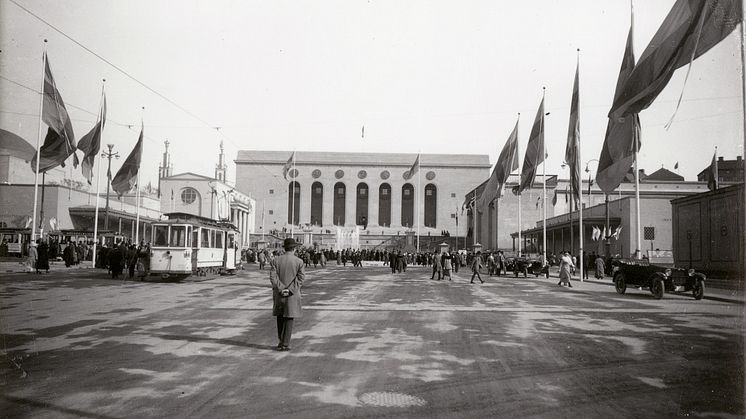 Kungsportsavenyn med Götaplatsen och Konstmuseet i fonden 1923. Foto: Göteborgs stadsmuseum.