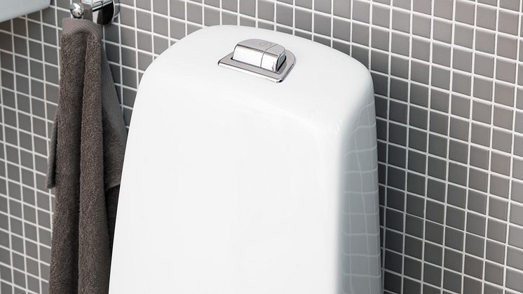 Nautic WC med förhöjd spolknapp - ergonomisk och godkänd av Reumatikerförbundet