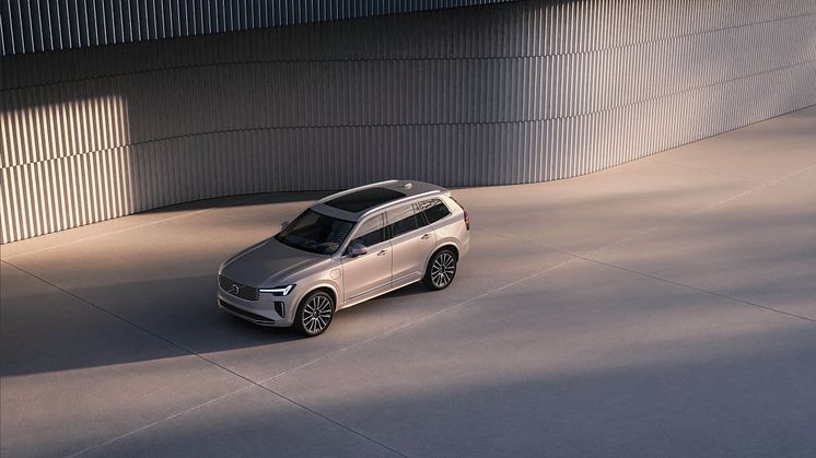 New_Volvo_XC90_Exteriors.jpg