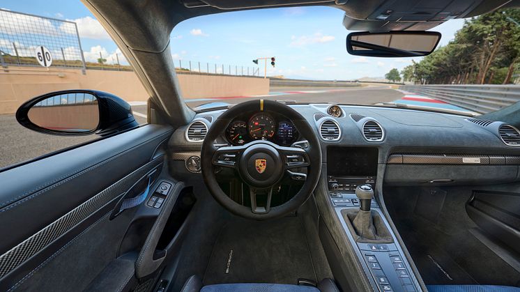 5 - 718 Cayman GT4 RS.jpg