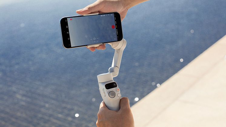 Osmo mobile 7_Power on when the head is deployed_EN.jpg