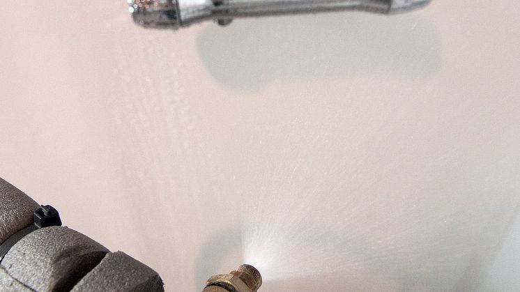 Ny våtrumsvägg klarar hål  och skruvar utan att läcka 