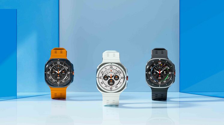 016-family-galaxy-watch-ultra-titaniumgray-titaniumwhite-titaniumsilver.jpg