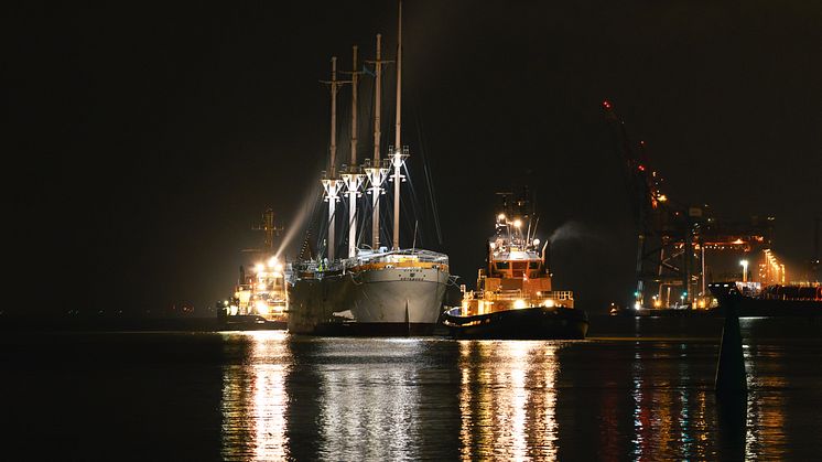 Barken Viking lämnar Göteborg