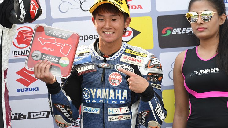 SS600 レース1：トップ争いを繰り広げ3位表彰台を獲得した#76 Yuki Ito (YAMAHA RACING TEAM)