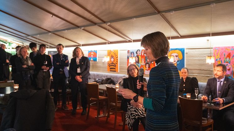 Merete NK Akvaplan-niva speaks at EL reception