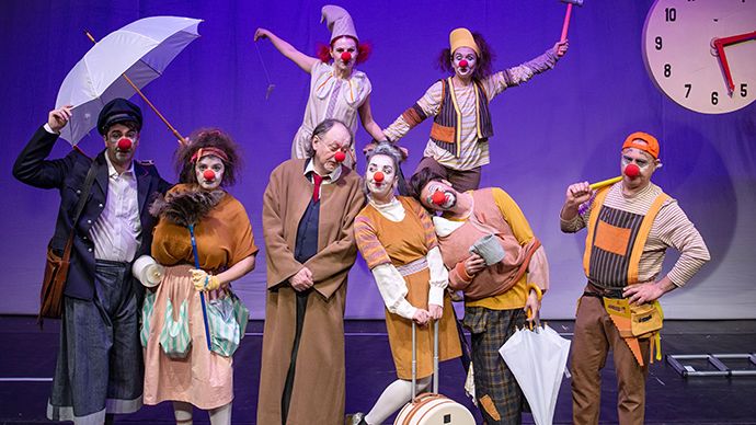 teatrul-luceafarul-iasi-premiera-statia-clovnilor-spectacol-non-verbal-papusi-3.jpg