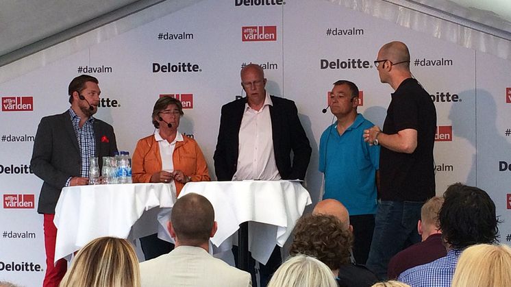 I panelen deltog Günther Mårder, Företagarna, Ulrika Francke, Tyréns/Bokriskommittén, Bengt Hansson, Boverket och Jonas Spangenberg, BoKlok.