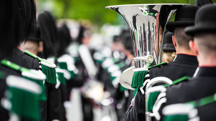 Garden og Rytterkorpset skaper 17. mai-stemning for pasientene på Ullevål sykehus