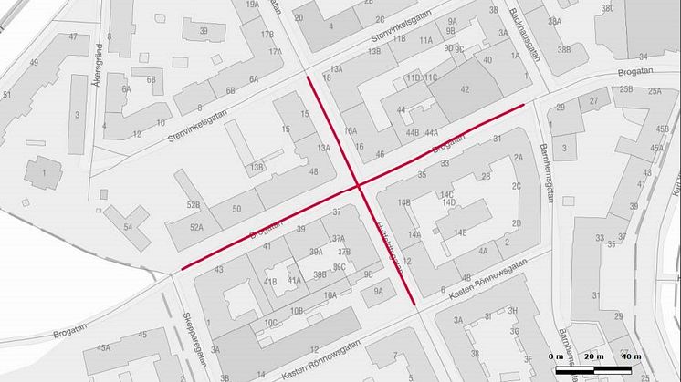 Sträckan på Brogatan som omfattas av förbudet går mellan Skepparegatan och Barnhemsgatan, sträckan på Hvitfeldtsgatan går mellan Stenvinkelsgatan och Karsten Rönnowsgatan.