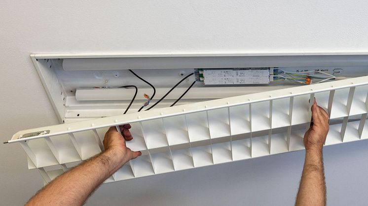 Foto: LTS Licht & Leuchten GmbH. Effiziente LED-Lösungen von LTS ermöglichen eine schnelle Umrüstung, sparen bis zu 80 % Energie und erfüllen alle Normen. Mit nachhaltigen Produkten wird Ihre Beleuchtung zukunftssicher gestaltet.