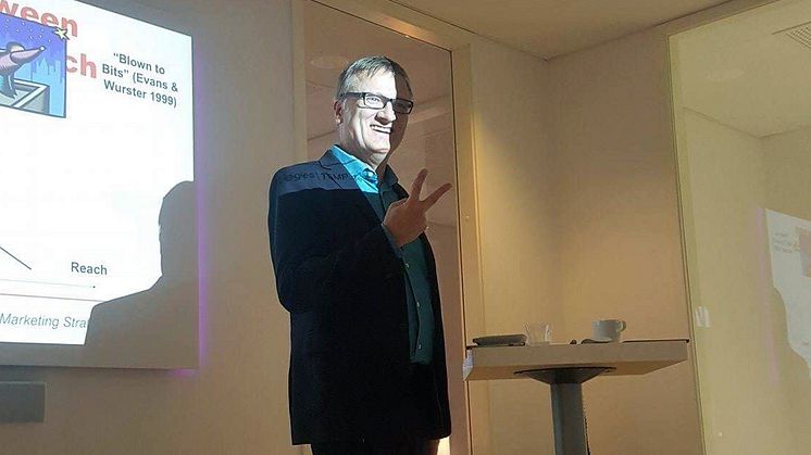 ”The Social Media Professor” delade med sig om globala trender
