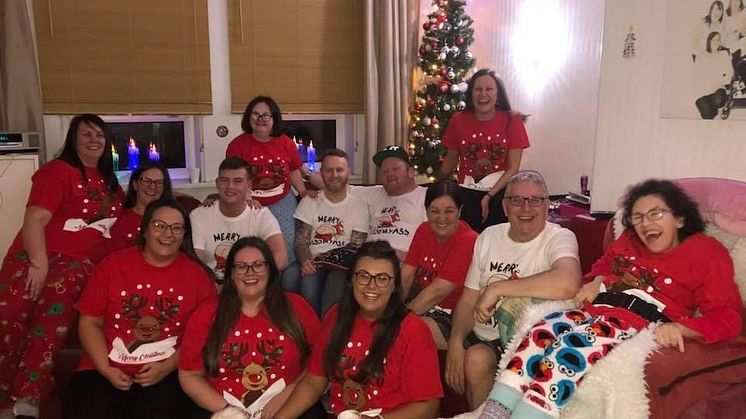 Eight Glasgow sisters organise charity event in memory of loving father