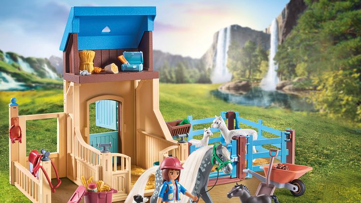 Amelia & Whisper mit Pferdebox (71353) von PLAYMOBIL