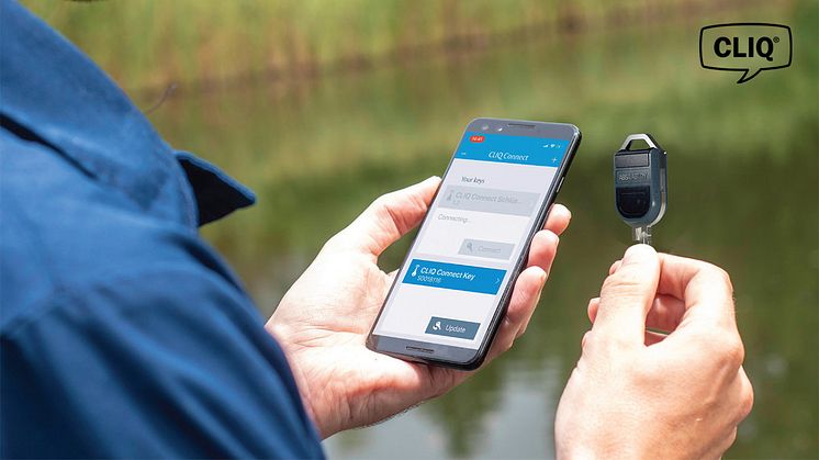Den nya funktionen Connect ger möjligheter att uppdatera CLIQ-nycklarna via mobiltelefonen – oavsett vilken plats användaren befinner sig på.