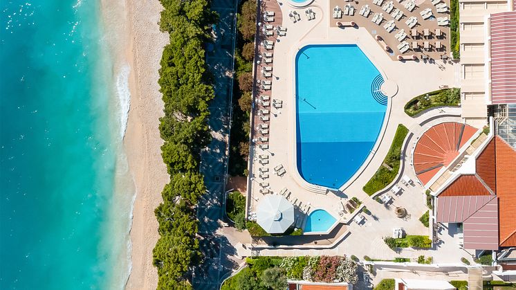 ACC017826-AC18740-bluesun-afrodita-tucepi-makarska-pool-drone.jpg