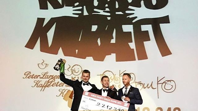 "Det er overvældende med den opbakning, som Knus Kræft har fået", siger administrerende direktør Claus Berthelsen (tv). På billedet ses han med Tom Kristensen og Søren Bach (th)