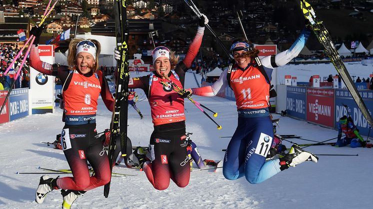 Ingrid Landmark Tandrevold og Tiril Eckhoff har hatt en fantastisk start på sesongen. Foto: JEAN-PIERRE CLATOT / AFP