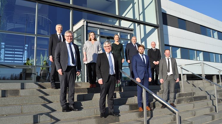 Fra venstre: Hans Bonde Hansen, Søren Smalbro, Karen Hækkerup, Jørgen H. Mikkelsen, Anne Kathrine Steenbjerge, Niels Jørgen Bønløkke, Hans Damgaard, Jens Erik Kyed, Søren Dyssemark