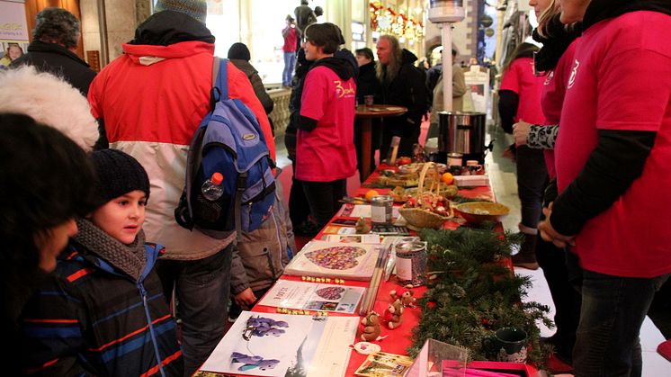 Erfolgreicher Bärenherz-Weihnachtsbasar 2016: Rückblick in Bildern