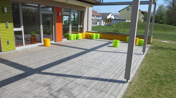 Kebony-Spieldeck für den Kindergarten