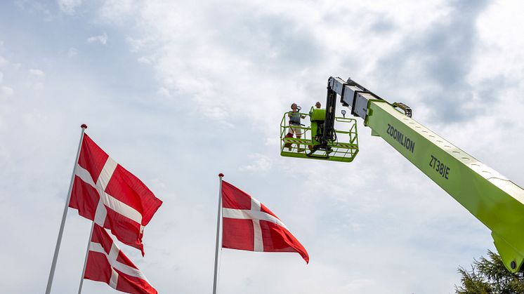 Det offentlige er med til at definere standarden for industrien og på byggepladserne, og der er ingen tvivl om, at fremtidens liftbranche er drevet af el, siger Esben Vernholt Jensen fra Horsens Lift. Foto: PR