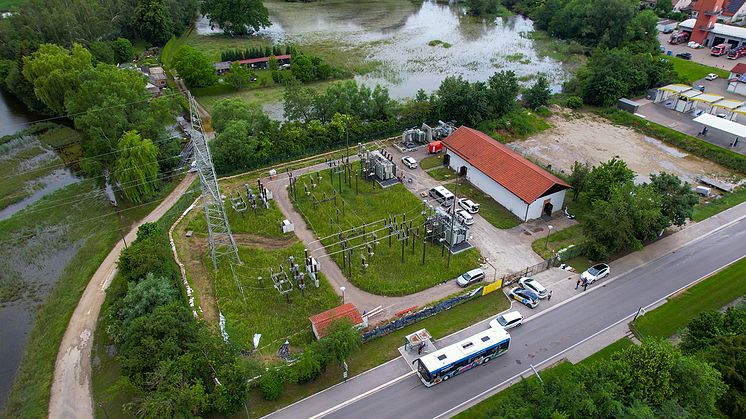Das Umspannwerk Reichertshofen am Donnerstag nach dem schweren Hochwasser. Bis Freitag konnten alle Anlagenteile trockengelegt und gereinigt werden.