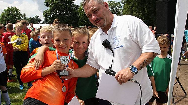 Fussballfest der guten Tat in Rötha