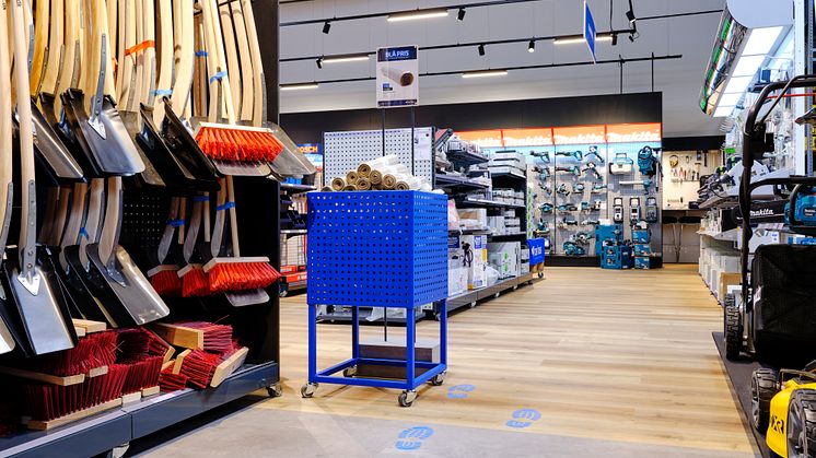 Butiksindretningen skal inspirere og hjælpe håndværkerne hurtigere på vej i deres travle hverdag. Den nye indretning skal sikre, at butikken er overskuelig og nem for dem at finde rundt i