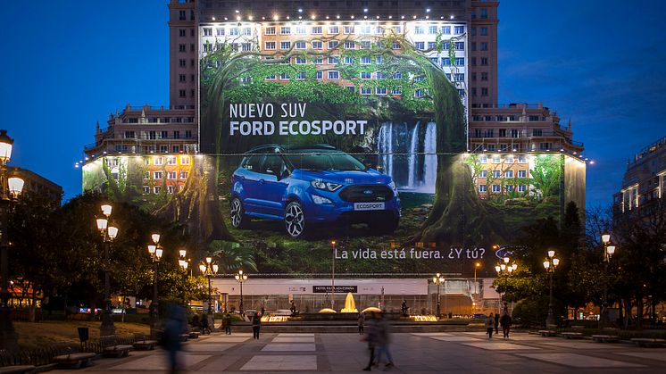 Ford erhält Eintrag bei GUINNESS WORLD RECORDS™: Größtes Plakat der Welt zeigt den neuen Ford EcoSport