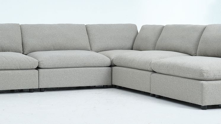 JYSK_Sofá modular LUNDBY final abierto tela arena_999€_2.tif