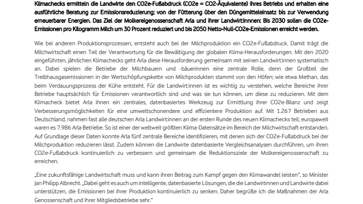 Arla Klimachecks als Wegbereiter einer nachhaltigeren Landwirtschaft: Minister Jan Philipp Albrecht zu Besuch auf Arla Hof in Ruhwinkel 