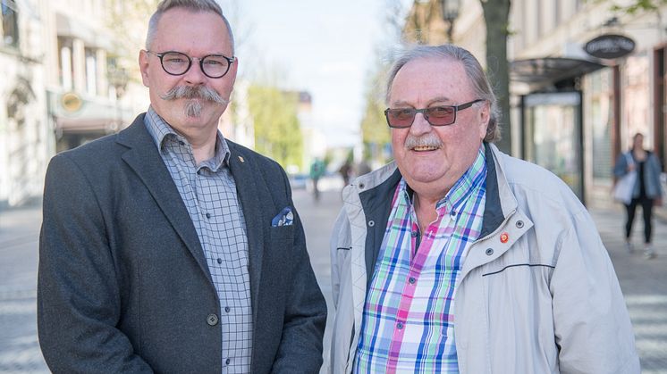 Johan Hellsten, ansvarig för val på Örebro kommuns Valkansli och Karl-Gustav Granberg, ordförande i Valnämnden.