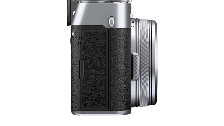 X-100V_kihon_sideUSBclose_silver