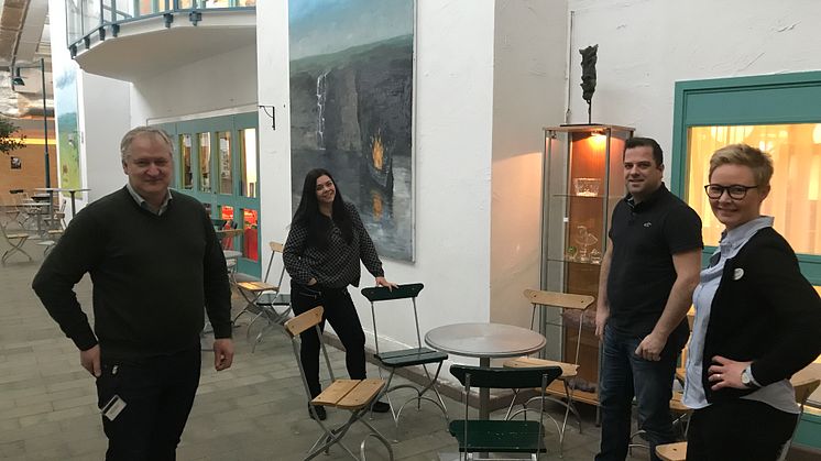 Den 27 februari fylls korridorerna på Fenix med utställare och besökare under jobbmässan. Sören Karlsson, Linda Christofferson, Andreas Karlsson och Viktora Önneby är förväntansfulla inför jobbmässan.