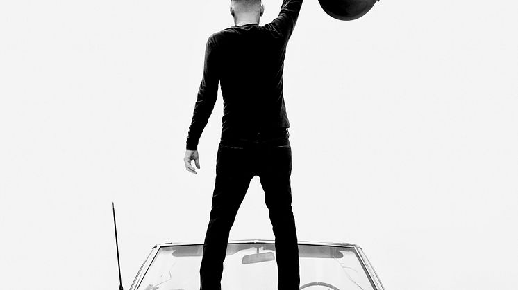 Albumomslag "So Happy It Hurts". Foto: Bryan Adams