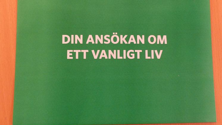 Kuvert "Ansökan om ett vanligt liv".