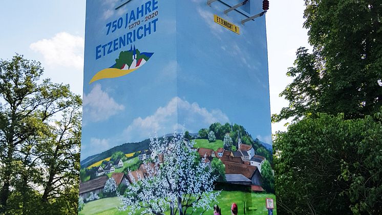 Buntes Treiben in Etzenricht - Bayernwerk schafft neuen Blickfang