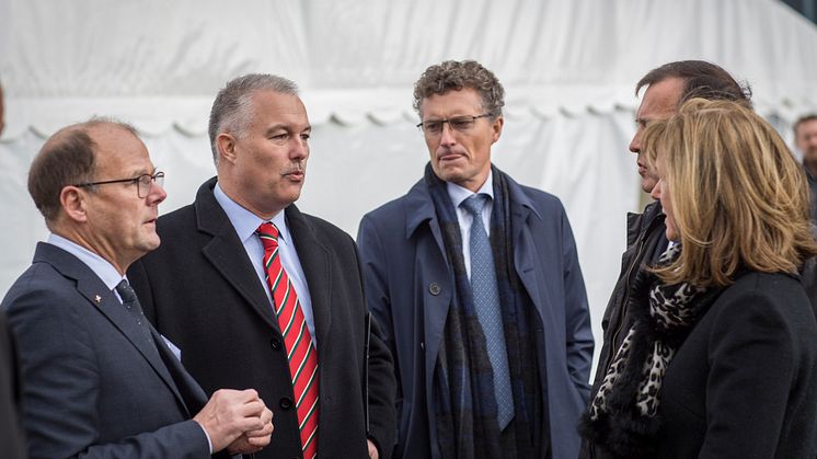Thomas Andersen, CEO FAYARD / Søren Poulsgaard Jensen, CEO Scandlines / Per Johannesen Madsen, CFO Scandlines / Simon Borrows, øverste chef 3i / Sally Borrows, gudmor