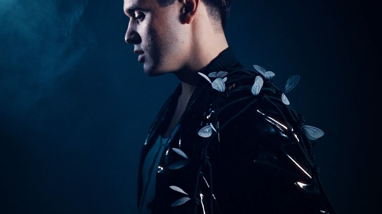 Angelino laddar för Melodifestivalen – och firar födelsedag med dubbla finaler