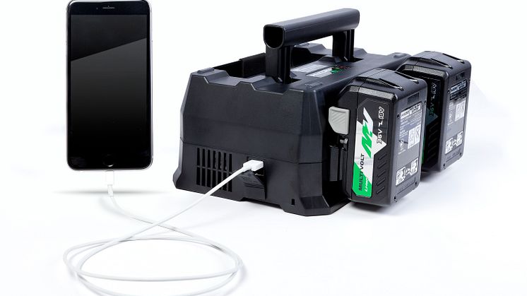 HiKOKI batterilader Kombi UR18YTSL koblet til iPhone (mobil)