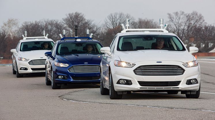 I løpet av fem år vil Ford masseprodusere en selvkjørende bil uten verken ratt, bremser eller girpedal. 