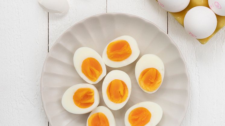 Kokta ägghalvor vid salladsbuffén är ett uppskattat komplement som ger energi, protein och vitaminer och håller eleverna mätta längre. 