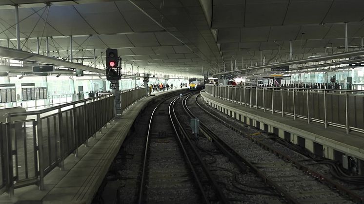 Real-time footage from a train cab passing through the new Canal Tunnels