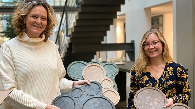 Bæredygtig i bogstaveligste forstand. SANS-bakken fra Kokkenes Køkken er designet og produceret i Danmark. Den er fremstillet af et 100% genanvendeligt fiberkomposit bestående af træ og fødevaregodkendt plastik. 