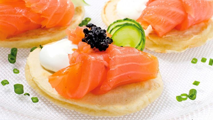 Blinis con Salmón Noruego Ahumado