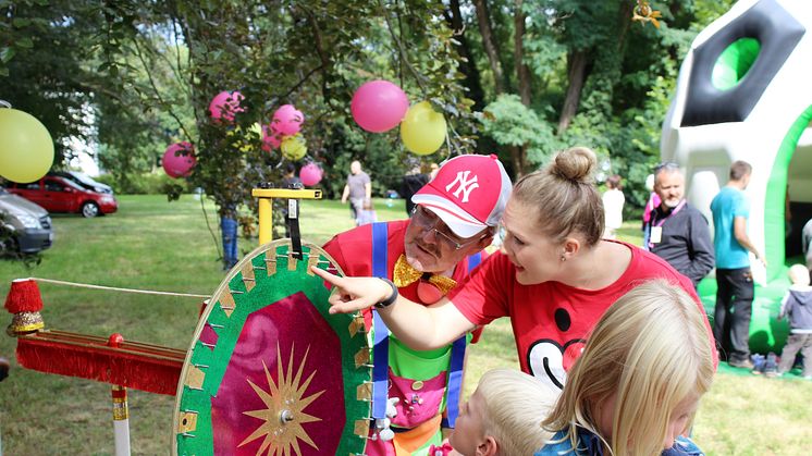 Tag der offenen Tür im Kinderhospiz: Bärenherz-Familienfest lockt mehr als 1.500 Besucher in den Kees’schen Park